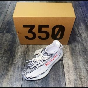 YEEZY BOOST 350 V2